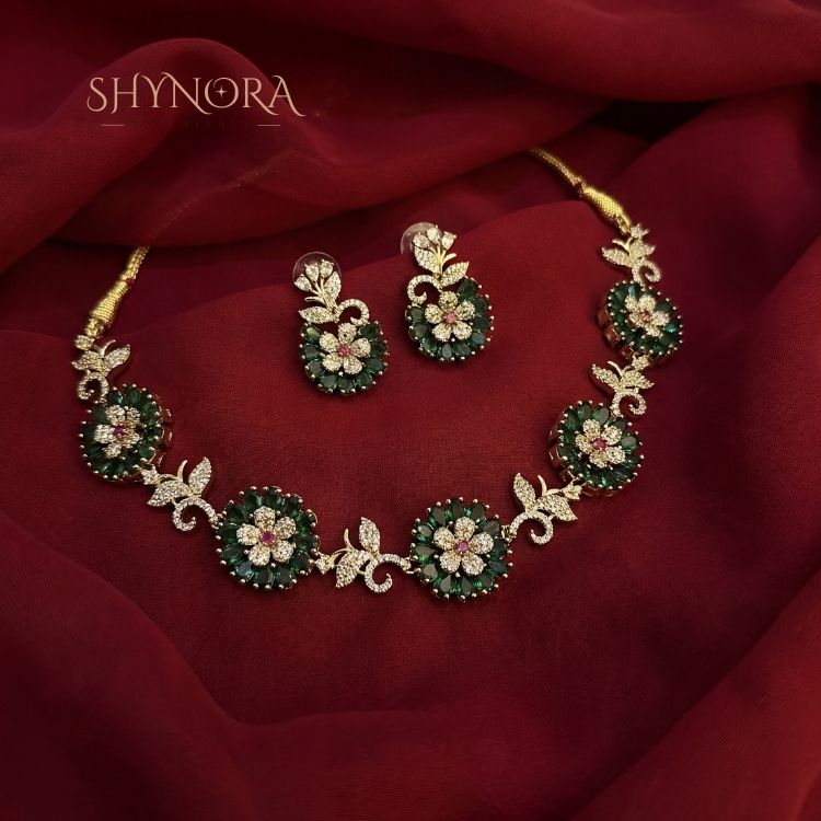 Zoya Emerald Floral Glow AD Necklace Set