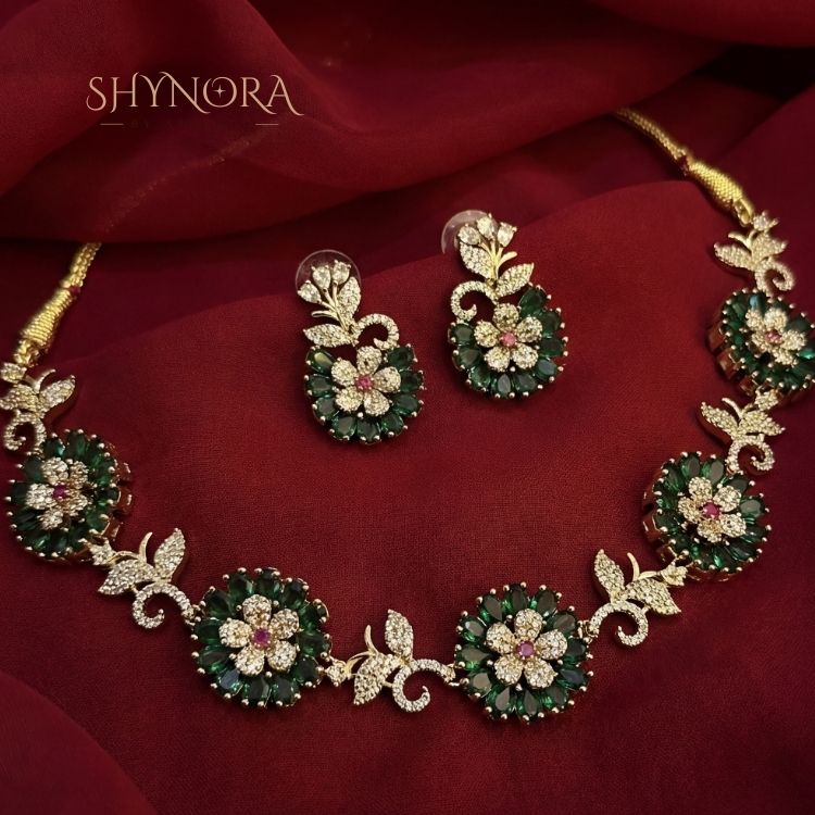 Zoya Emerald Floral Glow AD Necklace Set