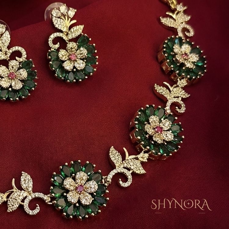 Zoya Emerald Floral Glow AD Necklace Set