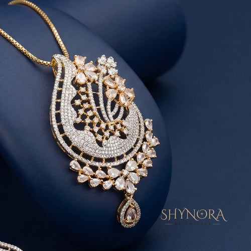 Aarohi Paisley Glow Pendant Set