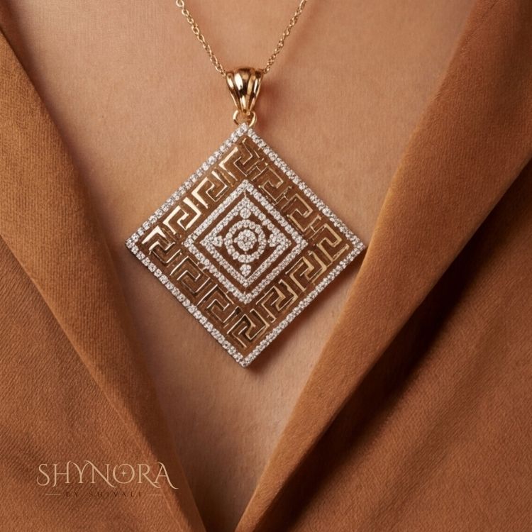 Royal Maze Square Pendant Set