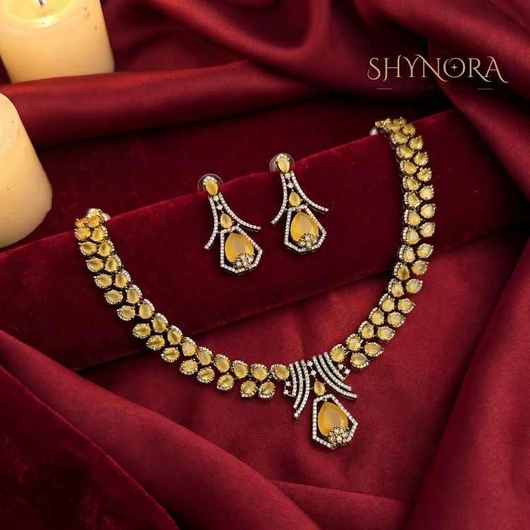 Saanvi Sunlit Drops Necklace Set