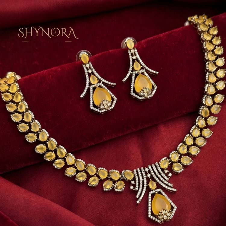 Saanvi Sunlit Drops Necklace Set