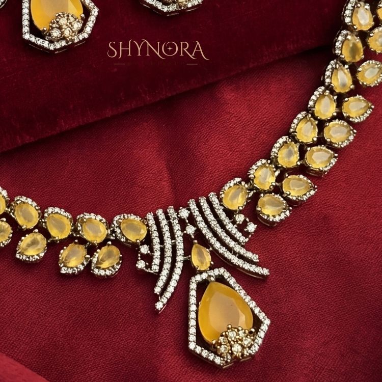 Saanvi Sunlit Drops Necklace Set