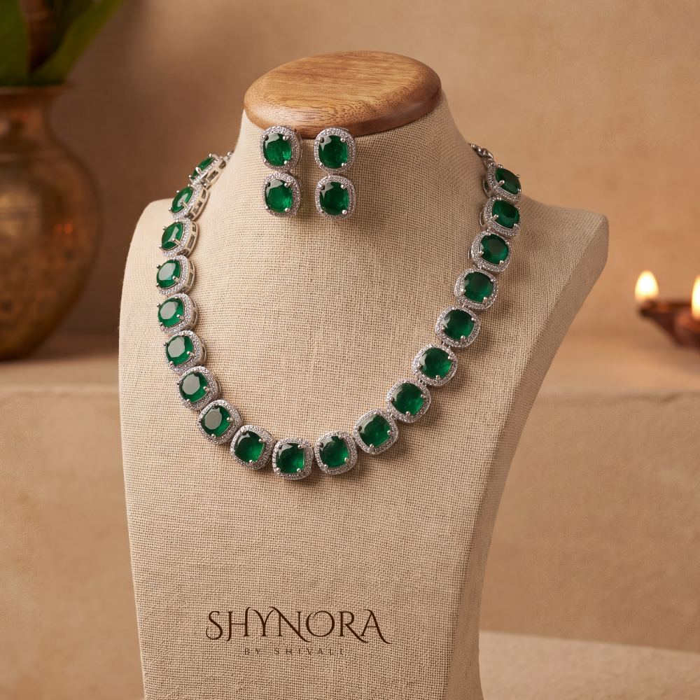 Emerald Oval Cluster Necklace Set – Shynora By Shivali