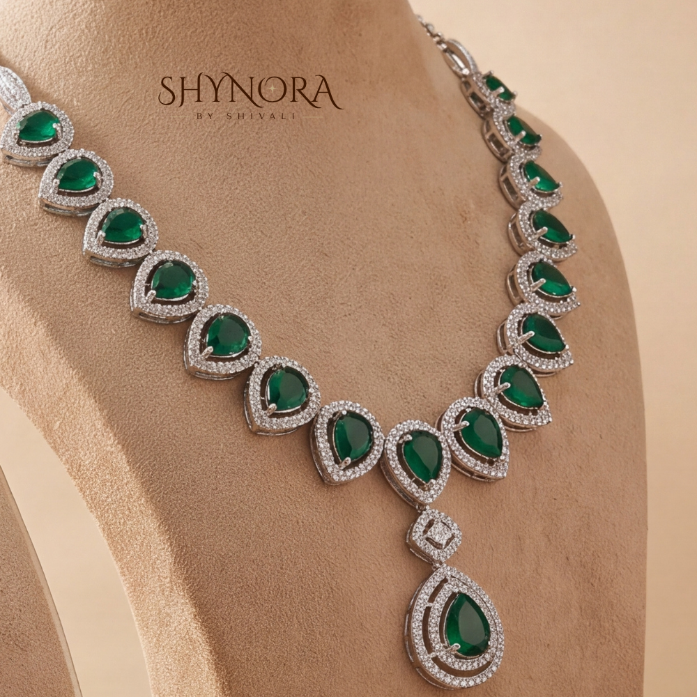 Emerald Pear Cluster Necklace Set – Shynora By Shivali