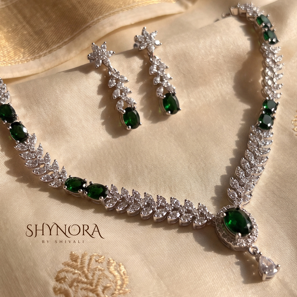 Emerald Marquise Leaf Pendant Necklace Set – Shynora By Shivali