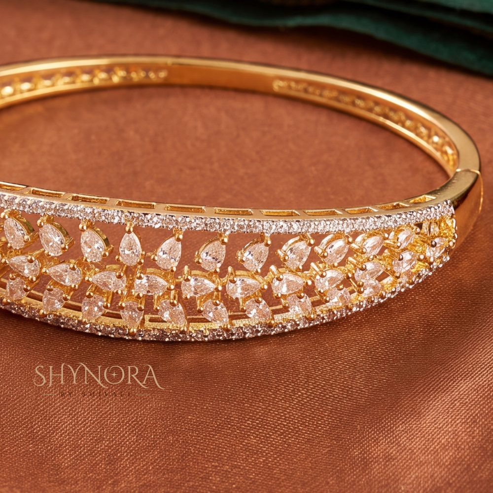 Leaf Pattern Wide Kada – Shynora By Shivali