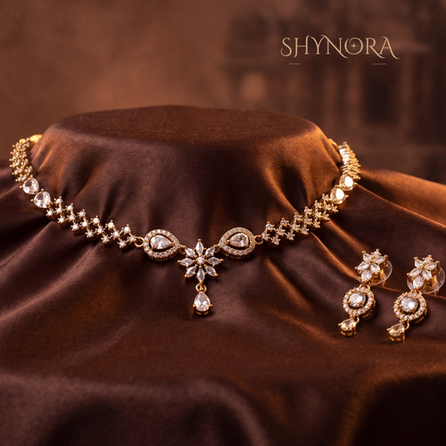 Dainty Pear Drop Necklace Set – Shynora By Shivali