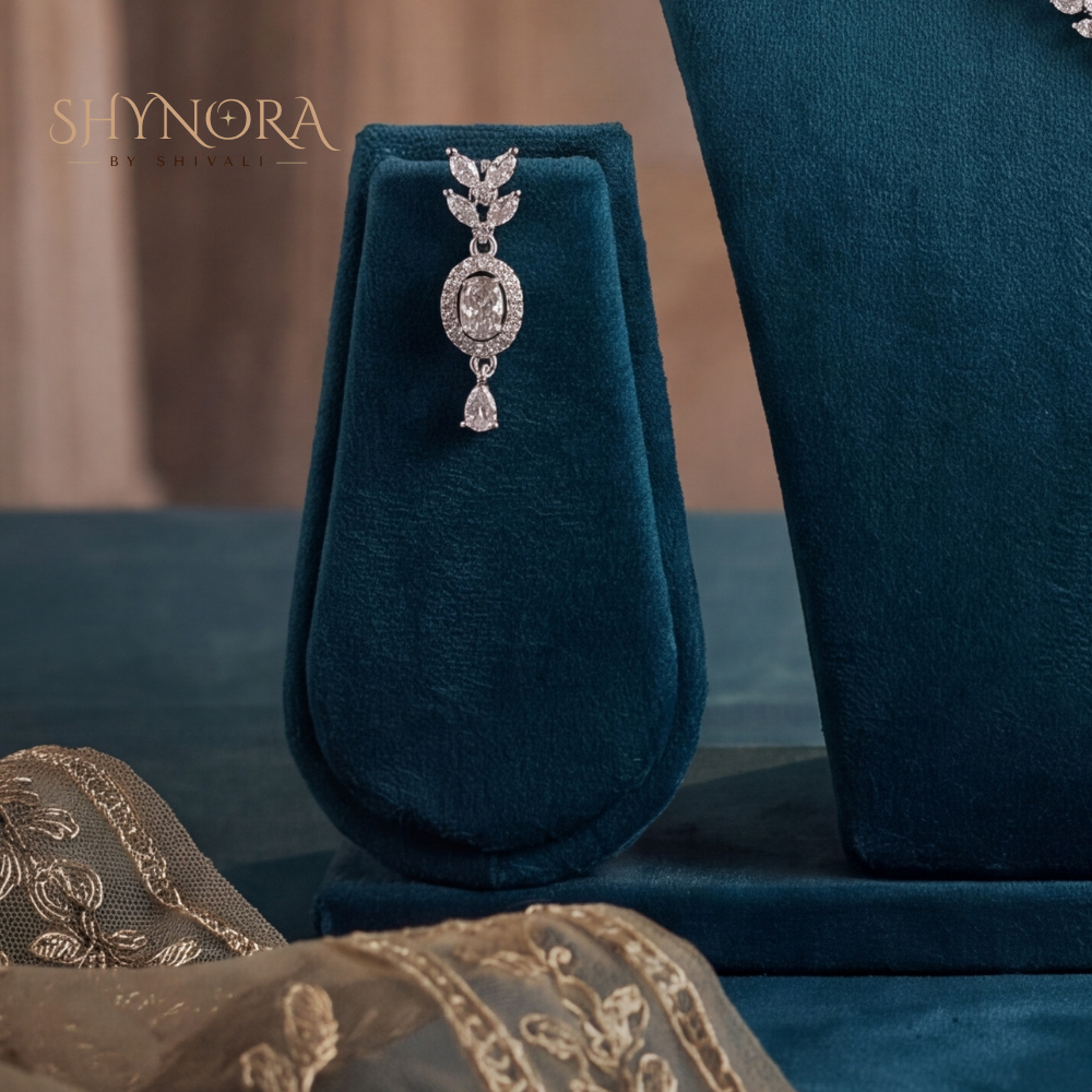 Leaf Vine Oval Pendant Necklace Set – Shynora By Shivali
