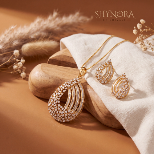 Classic Paisley AD Pendant Set – Shynora By Shivali