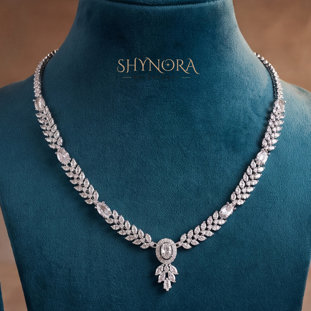 Leaf Vine Oval Pendant Necklace Set – Shynora By Shivali