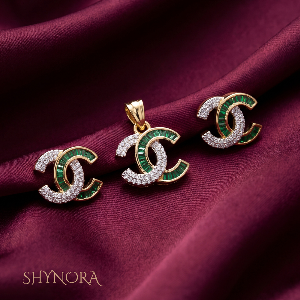 Emerald Interlocking Crescent Pendant Set – Shynora By Shivali