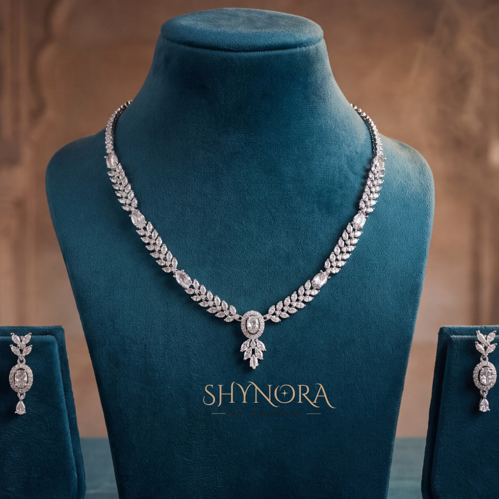 Leaf Vine Oval Pendant Necklace Set – Shynora By Shivali