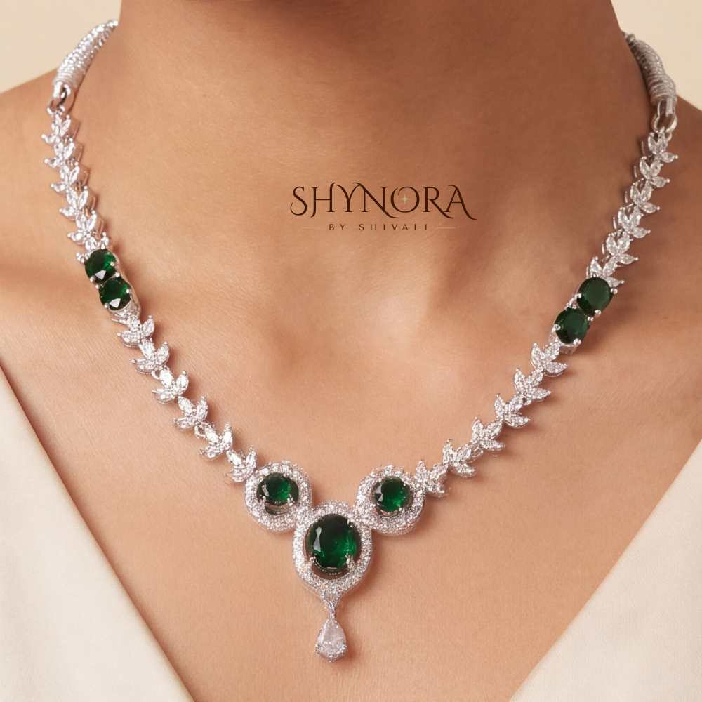 Emerald Oval Cluster Pendant Necklace Set – Shynora By Shivali