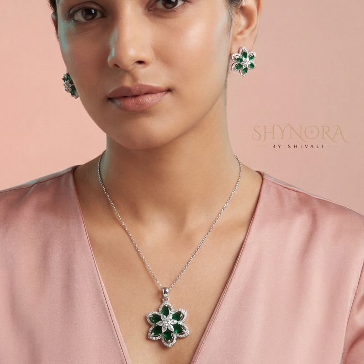 Heer Emerald Bloom AD Pendant Set