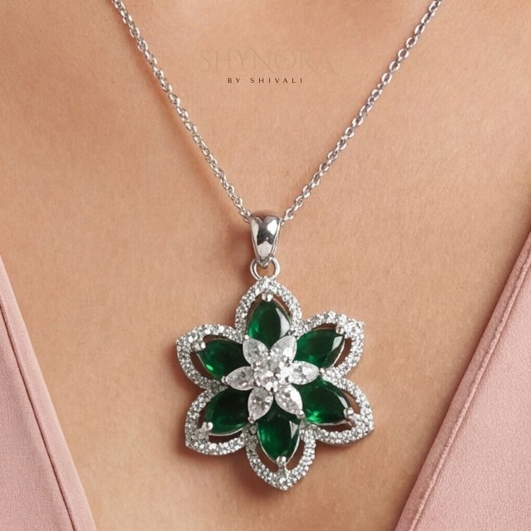 Heer Emerald Bloom AD Pendant Set