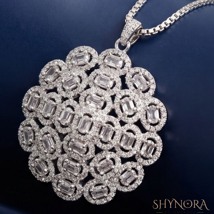 Heer Classic Diamond Bloom AD Pendant Set