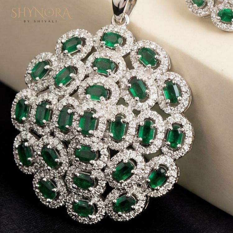 Heer Emerald Bloom AD Pendant Set