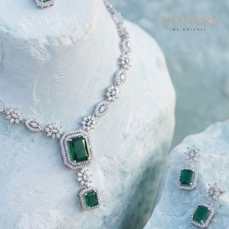 Emerald Grace Crystal Drop Necklace Set with Diamond-Finish Elegance